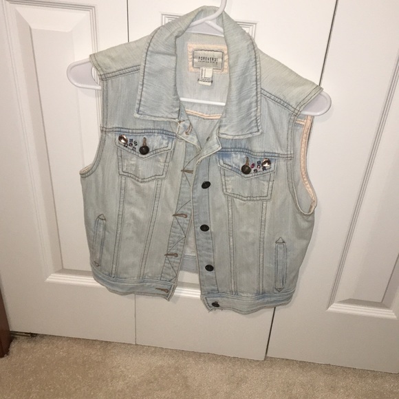 jean vest - Picture 1 of 4
